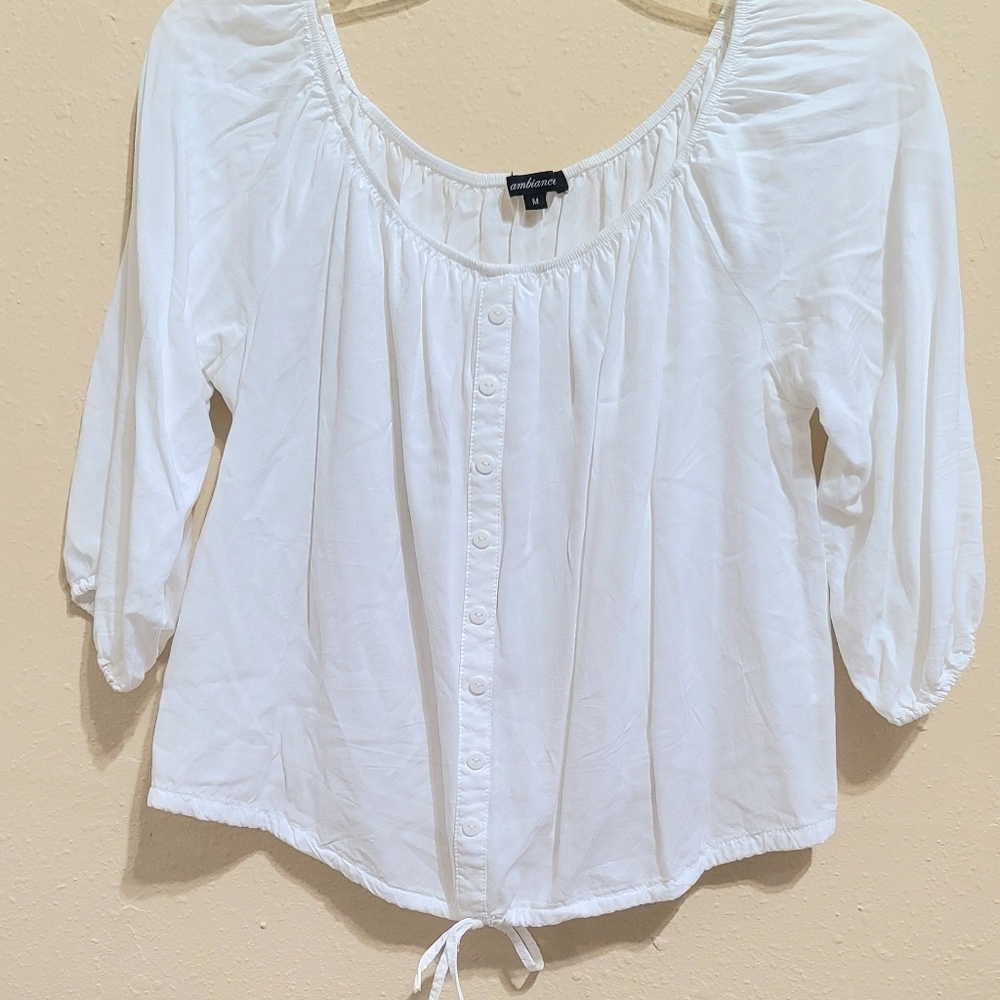 🐚White Off The Shoulder Crop Top🐚